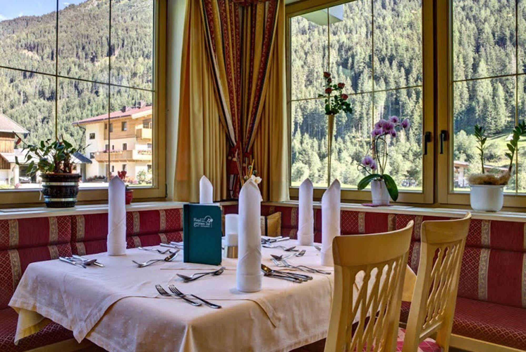 Hotel Zum Gruenen Tor Tux Extérieur photo